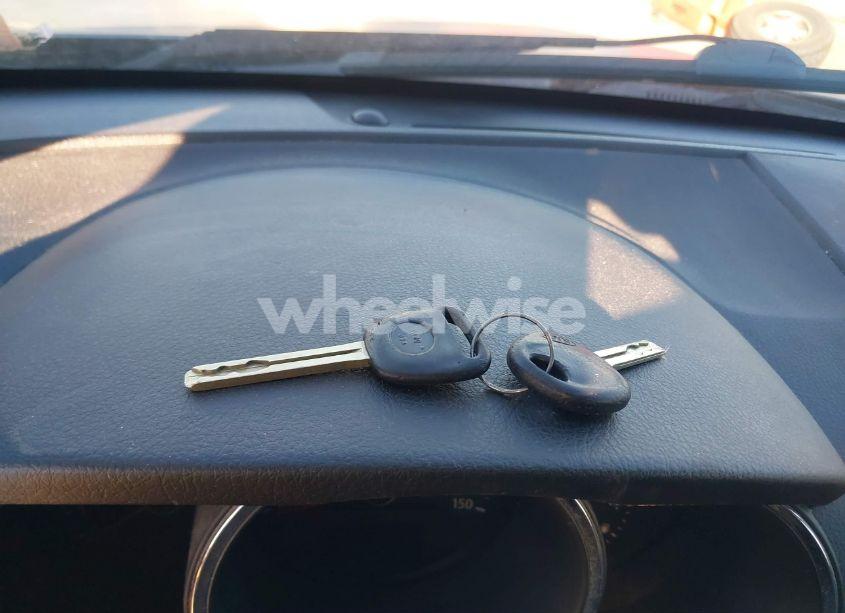 Photo 11 of 2011 Kia Sorento LX (VIN 5XYKT3A11BG036219)