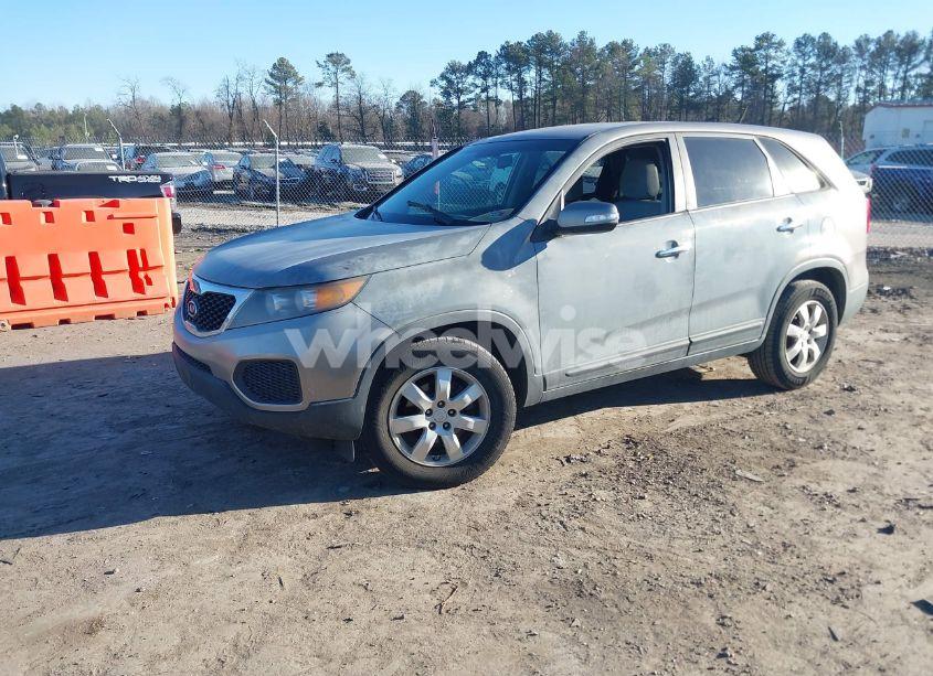 Photo 2 of 2011 Kia Sorento LX (VIN 5XYKT3A11BG036219)