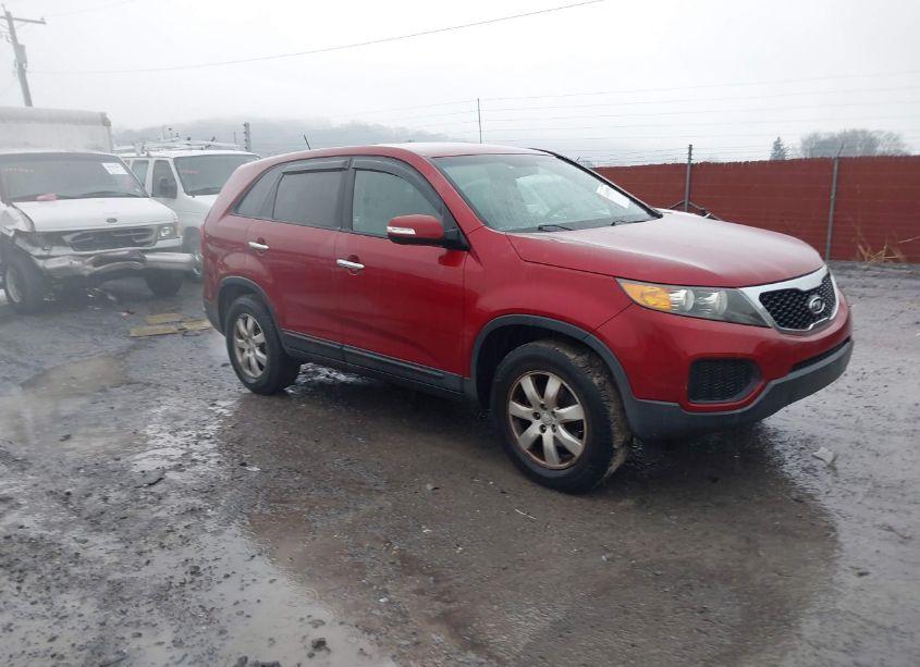 2011 Kia Sorento LX (VIN 5XYKT3A11BG039542) main photo