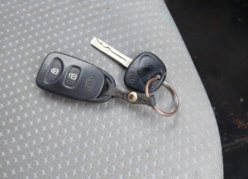 Photo 11 of 2011 Kia Sorento LX (VIN 5XYKT3A11BG039542)