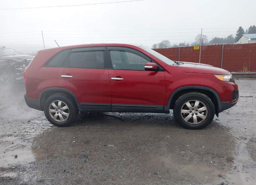 Photo 13 of 2011 Kia Sorento LX (VIN 5XYKT3A11BG039542)