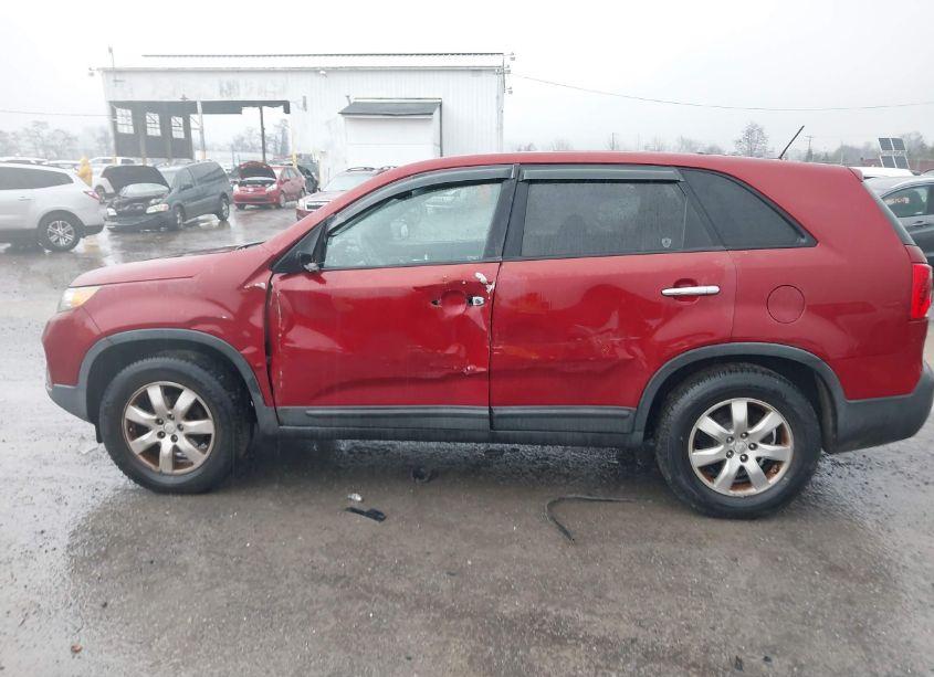Photo 14 of 2011 Kia Sorento LX (VIN 5XYKT3A11BG039542)