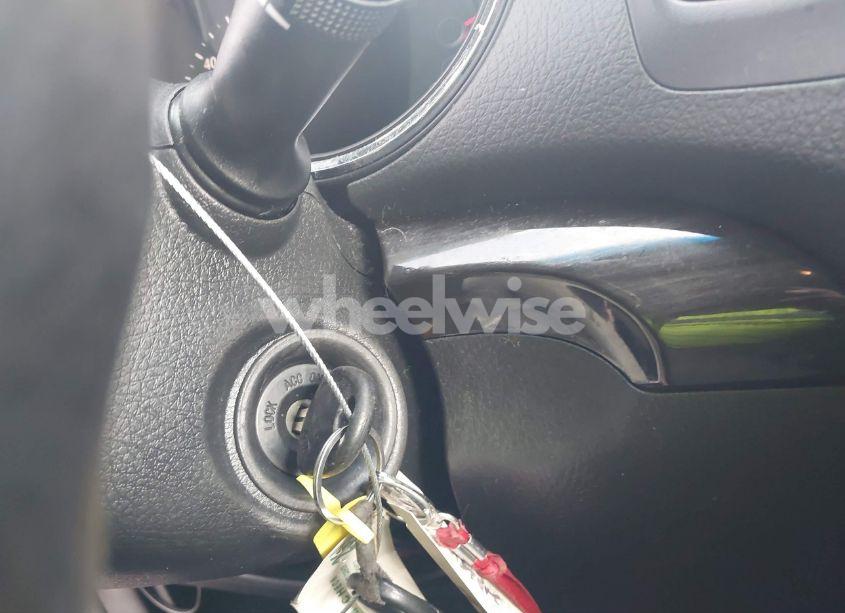 Photo 11 of 2011 Kia Sorento LX (VIN 5XYKT3A11BG045860)