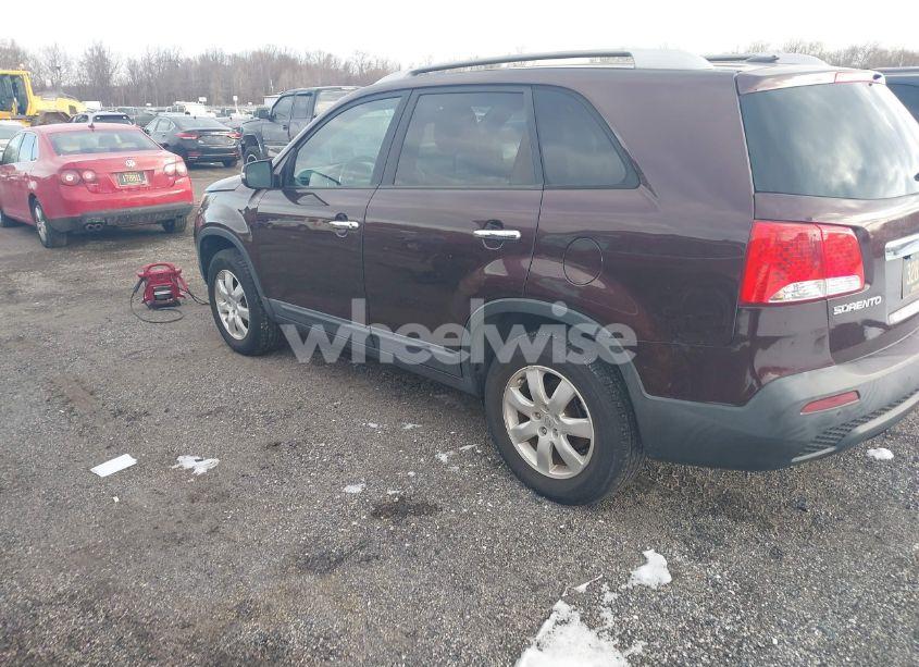 Photo 3 of 2011 Kia Sorento LX (VIN 5XYKT3A11BG045860)