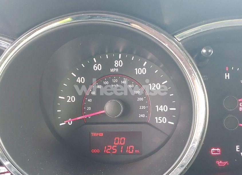 Photo 7 of 2011 Kia Sorento LX (VIN 5XYKT3A11BG045860)