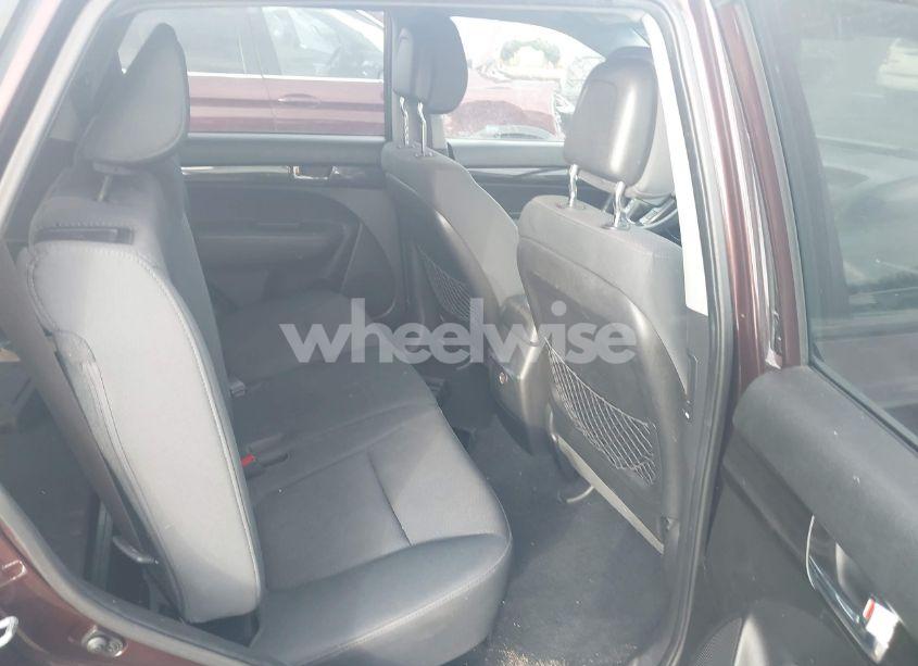 Photo 8 of 2011 Kia Sorento LX (VIN 5XYKT3A11BG045860)