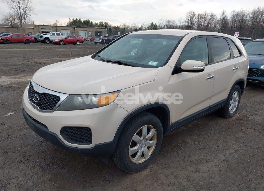 Photo 2 of 2011 Kia Sorento LX (VIN 5XYKT3A11BG048614)