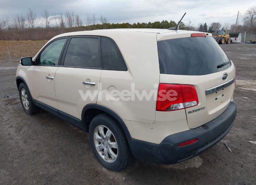 Photo 3 of 2011 Kia Sorento LX (VIN 5XYKT3A11BG048614)