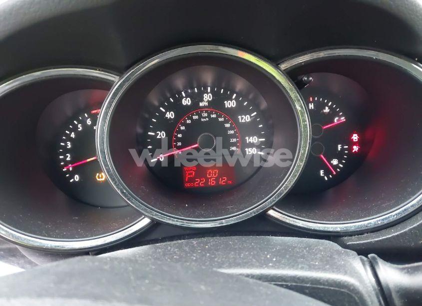 Photo 7 of 2011 Kia Sorento LX (VIN 5XYKT3A11BG048614)