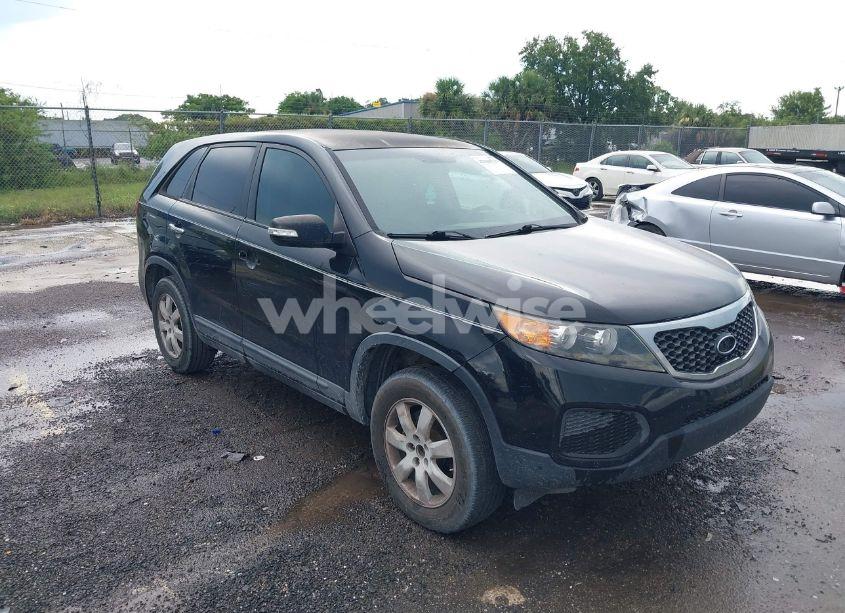 2011 Kia Sorento LX (VIN 5XYKT3A11BG065705) main photo