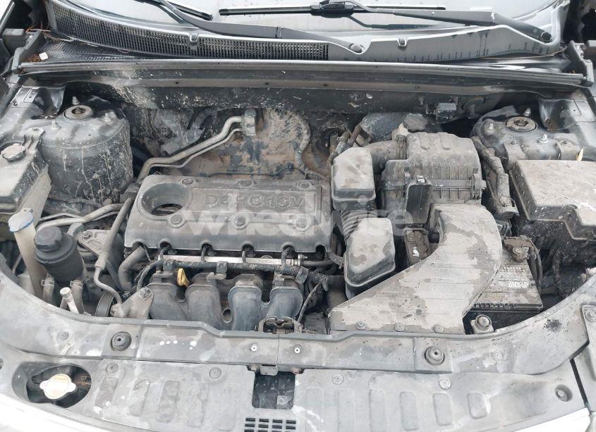 Photo 10 of 2011 Kia Sorento LX (VIN 5XYKT3A11BG065705)