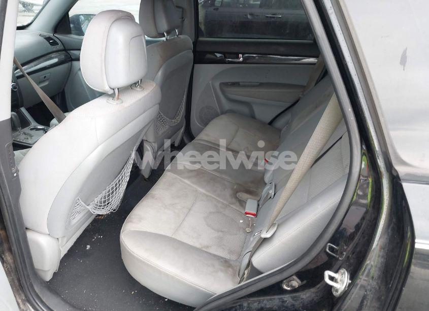 Photo 8 of 2011 Kia Sorento LX (VIN 5XYKT3A11BG065705)