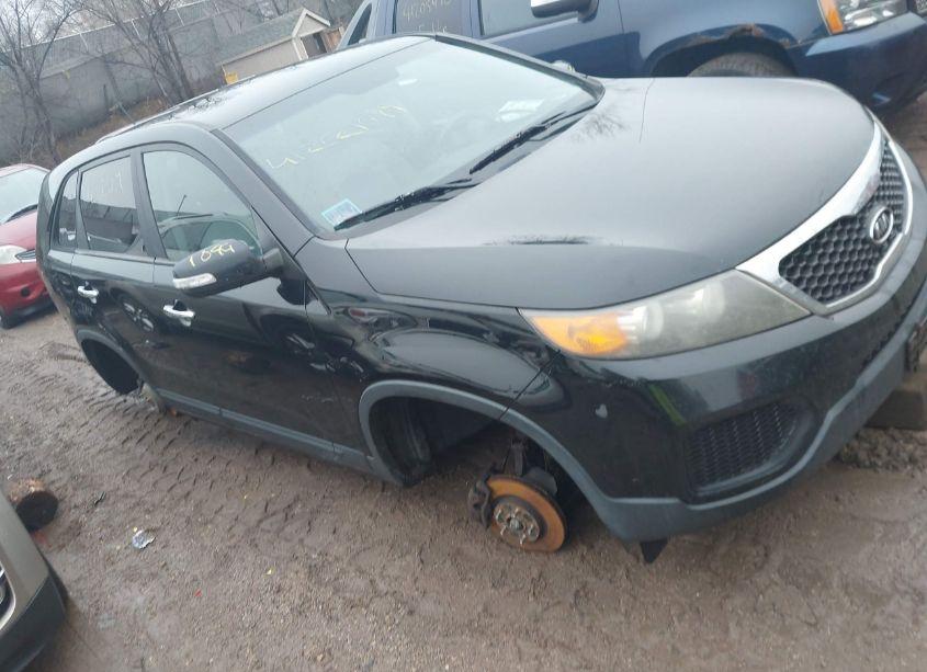 2011 Kia Sorento LX (VIN 5XYKT3A11BG066854) main photo