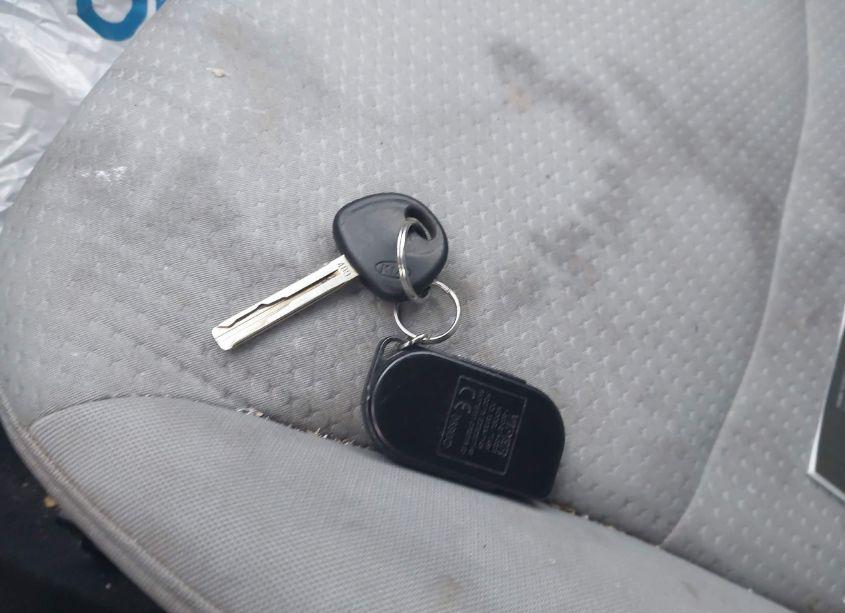 Photo 11 of 2011 Kia Sorento LX (VIN 5XYKT3A11BG066854)