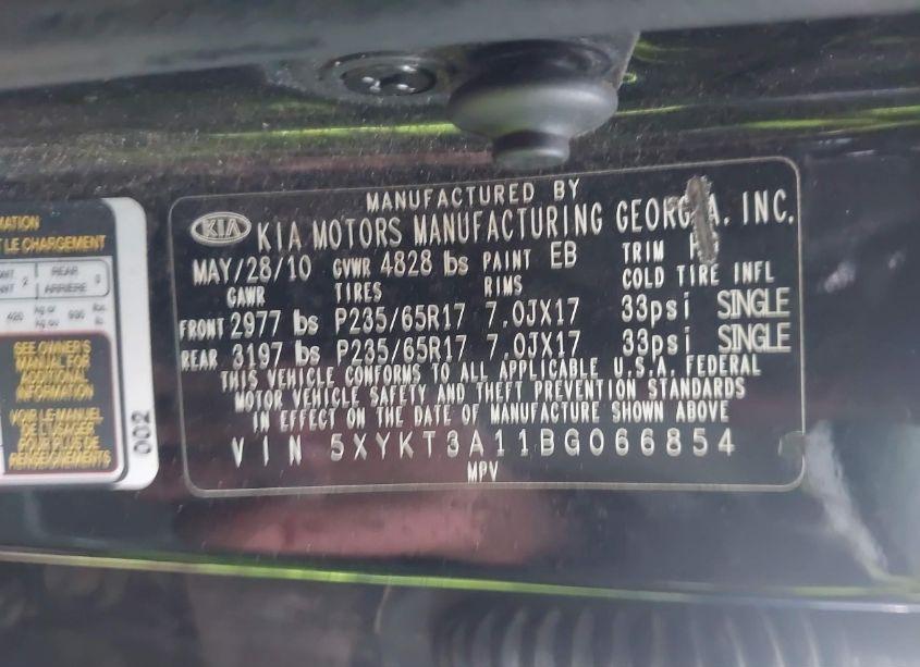 Photo 9 of 2011 Kia Sorento LX (VIN 5XYKT3A11BG066854)