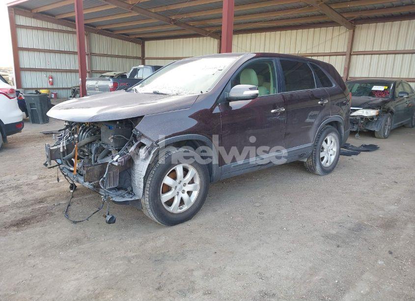 Photo 2 of 2011 Kia Sorento LX (VIN 5XYKT3A11BG079166)