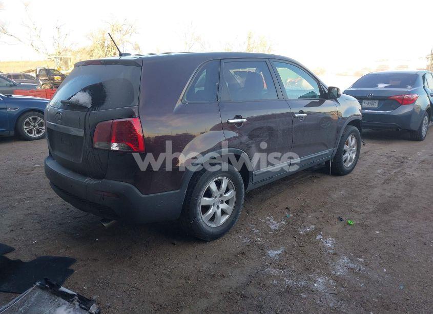 Photo 4 of 2011 Kia Sorento LX (VIN 5XYKT3A11BG079166)