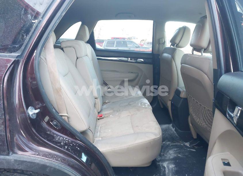 Photo 8 of 2011 Kia Sorento LX (VIN 5XYKT3A11BG079166)