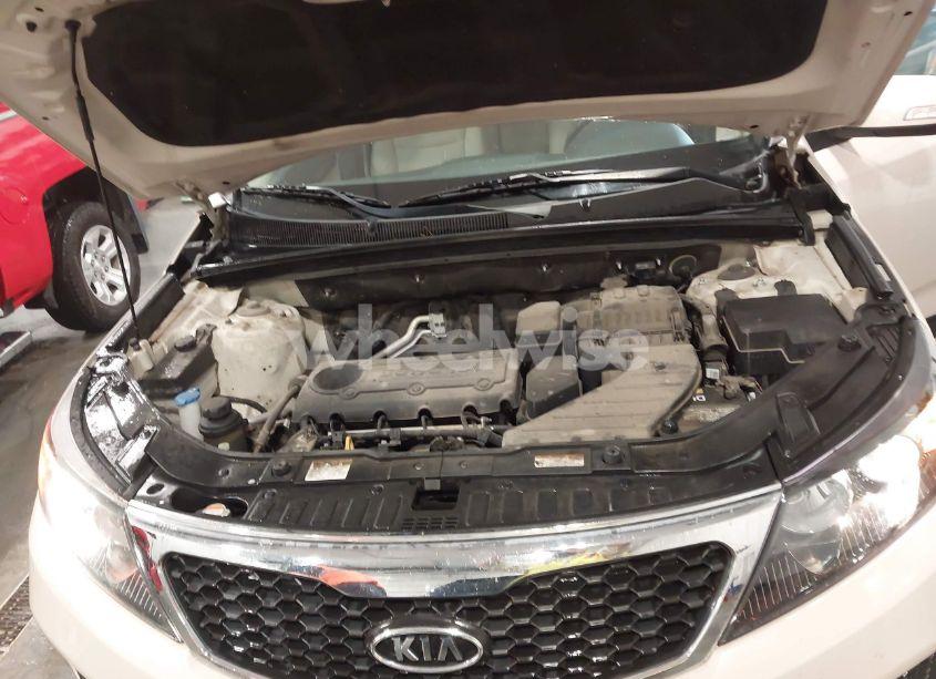 Photo 10 of 2011 Kia Sorento LX (VIN 5XYKT3A11BG099594)