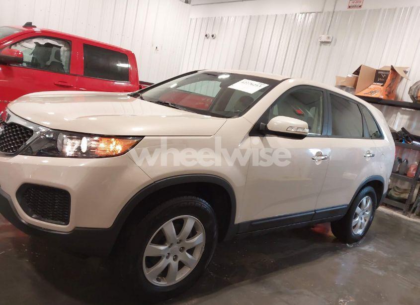 Photo 14 of 2011 Kia Sorento LX (VIN 5XYKT3A11BG099594)