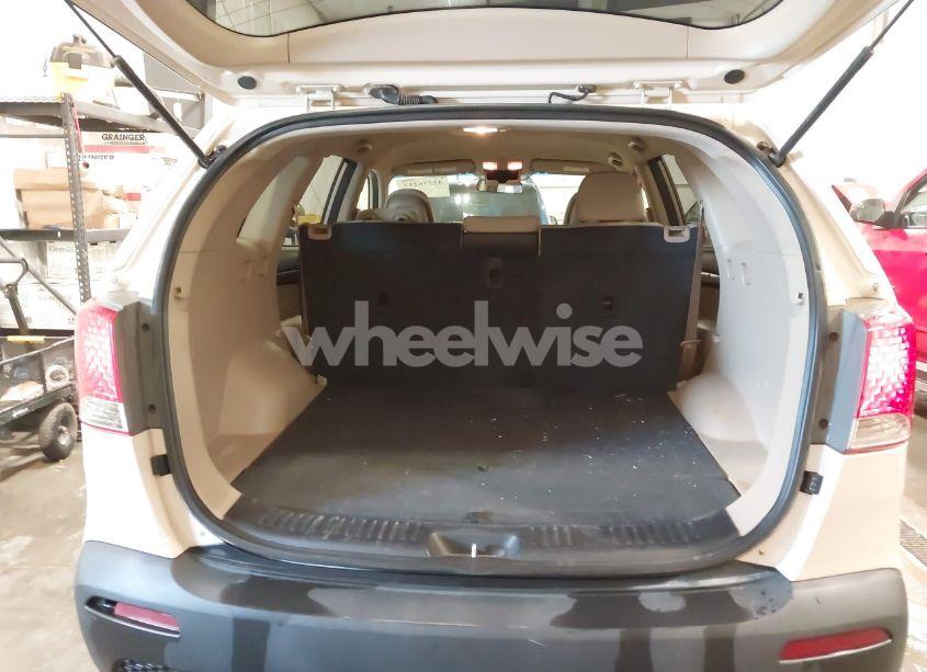 Photo 17 of 2011 Kia Sorento LX (VIN 5XYKT3A11BG099594)