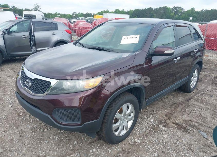 Photo 2 of 2011 Kia Sorento LX (VIN 5XYKT3A11BG139866)