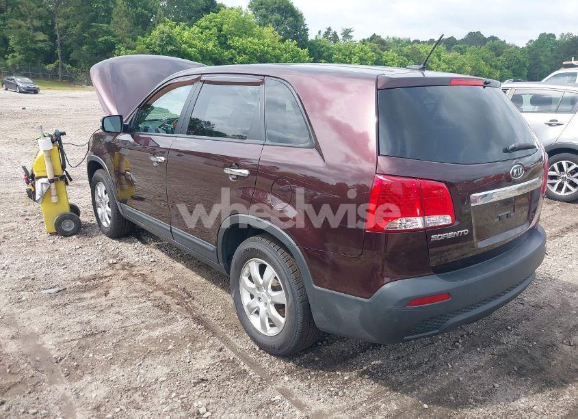 Photo 3 of 2011 Kia Sorento LX (VIN 5XYKT3A11BG139866)