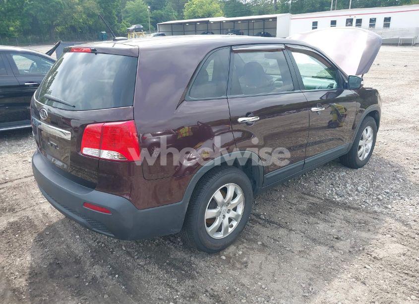 Photo 4 of 2011 Kia Sorento LX (VIN 5XYKT3A11BG139866)