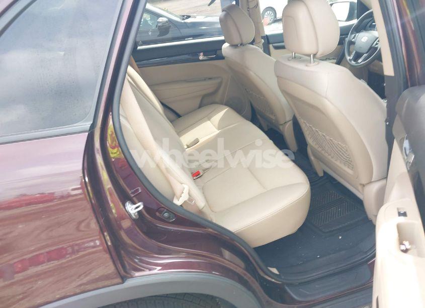 Photo 8 of 2011 Kia Sorento LX (VIN 5XYKT3A11BG139866)