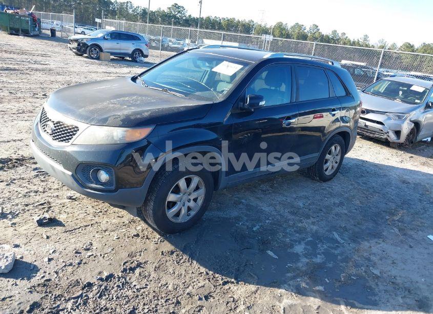 Photo 2 of 2011 Kia Sorento LX (VIN 5XYKT3A11BG144596)