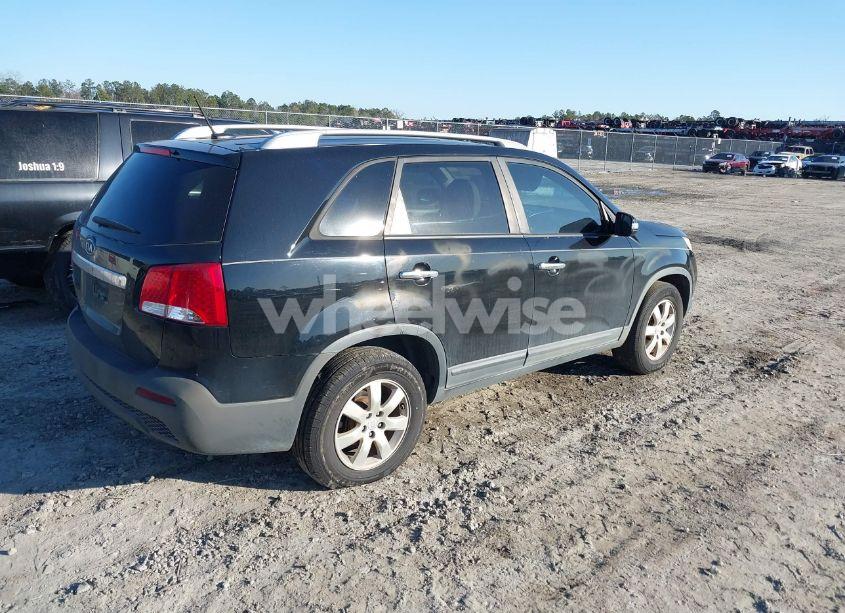 Photo 4 of 2011 Kia Sorento LX (VIN 5XYKT3A11BG144596)