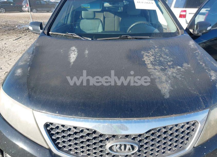 Photo 6 of 2011 Kia Sorento LX (VIN 5XYKT3A11BG144596)