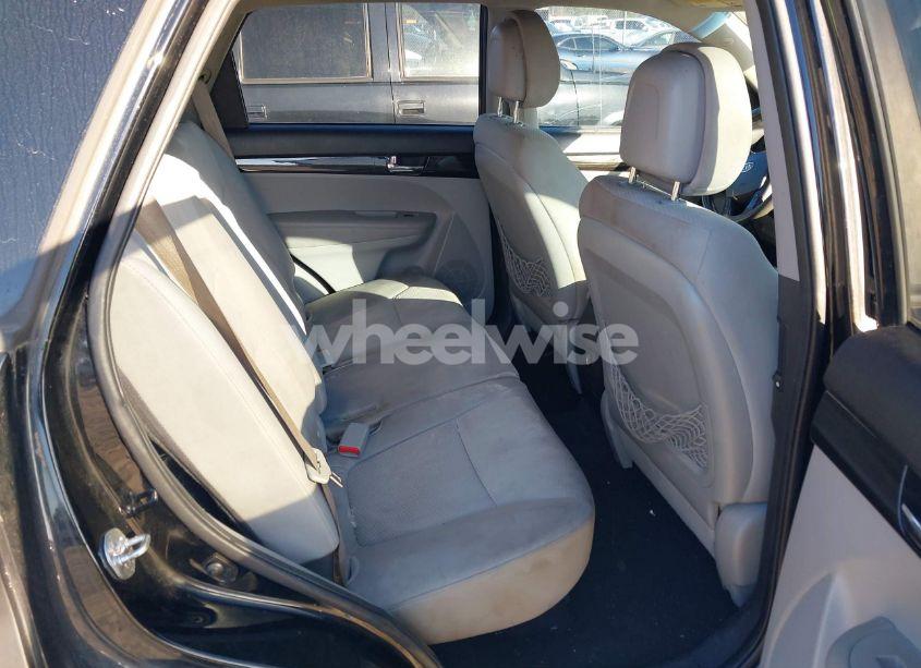 Photo 8 of 2011 Kia Sorento LX (VIN 5XYKT3A11BG144596)