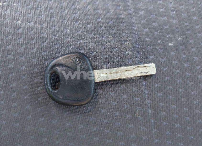 Photo 11 of 2011 Kia Sorento LX (VIN 5XYKT3A11BG169627)