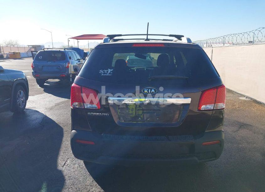 Photo 13 of 2011 Kia Sorento LX (VIN 5XYKT3A11BG169627)