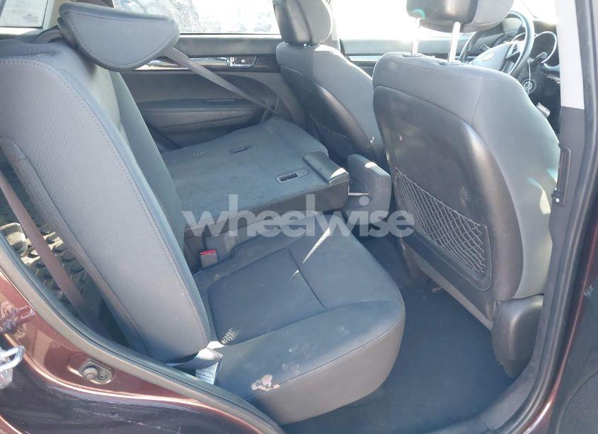 Photo 8 of 2011 Kia Sorento LX (VIN 5XYKT3A11BG169627)