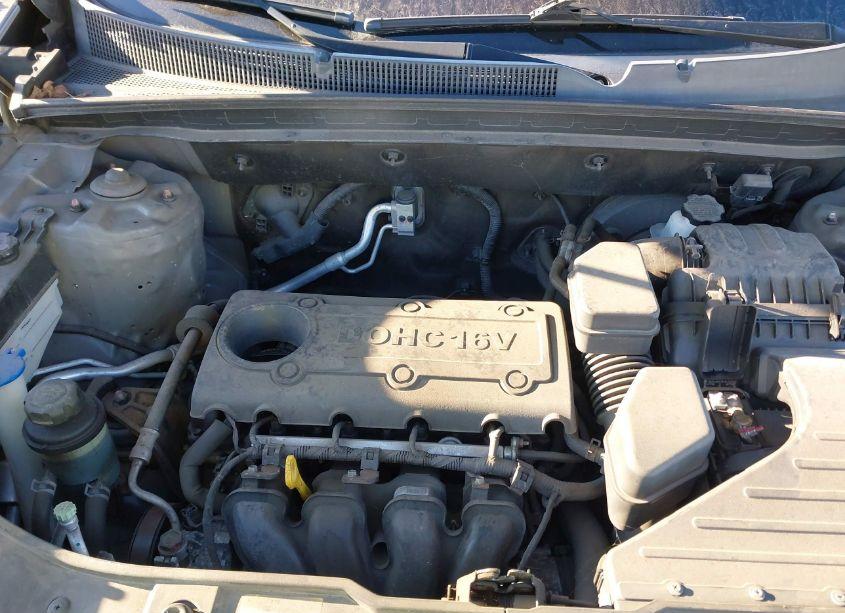 Photo 10 of 2011 Kia Sorento LX (VIN 5XYKT3A11BG172401)