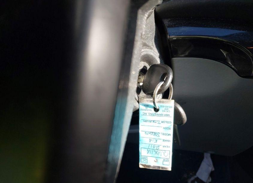 Photo 11 of 2011 Kia Sorento LX (VIN 5XYKT3A11BG172401)