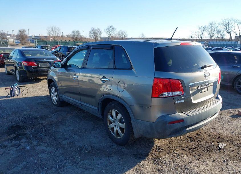 Photo 3 of 2011 Kia Sorento LX (VIN 5XYKT3A11BG172401)