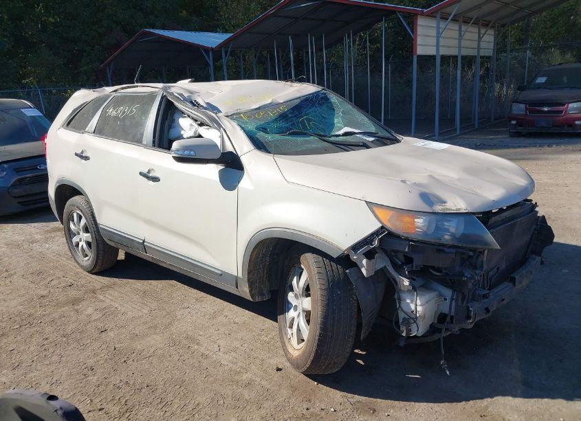2011 Kia Sorento LX (VIN 5XYKT3A11BG173984) main photo