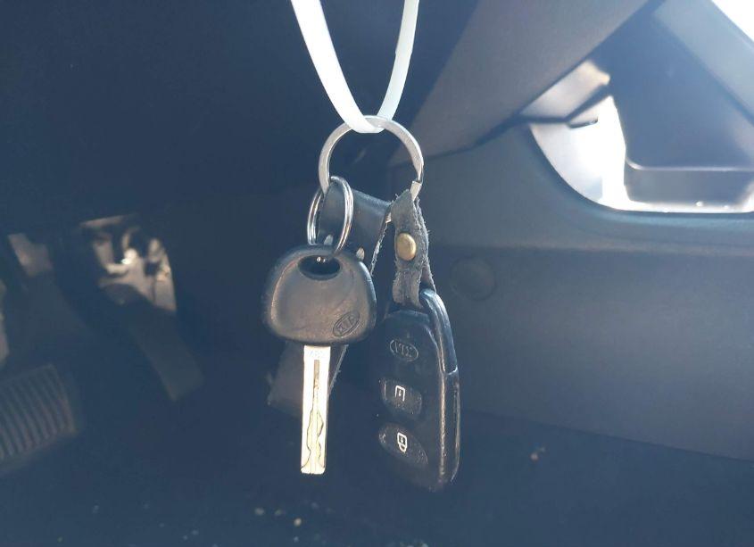 Photo 11 of 2011 Kia Sorento LX (VIN 5XYKT3A11BG173984)