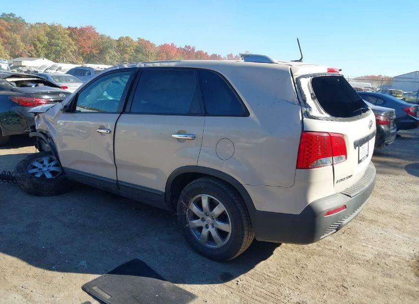 Photo 3 of 2011 Kia Sorento LX (VIN 5XYKT3A11BG173984)
