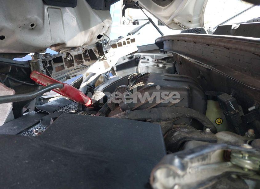 Photo 10 of 2011 Kia Sorento LX (VIN 5XYKT3A11BG176173)