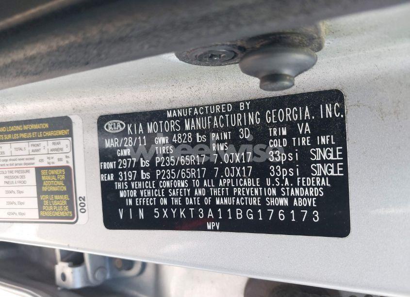 Photo 9 of 2011 Kia Sorento LX (VIN 5XYKT3A11BG176173)