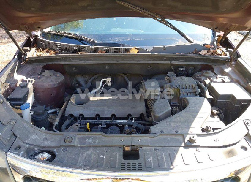 Photo 10 of 2011 Kia Sorento LX (VIN 5XYKT3A11BG182104)