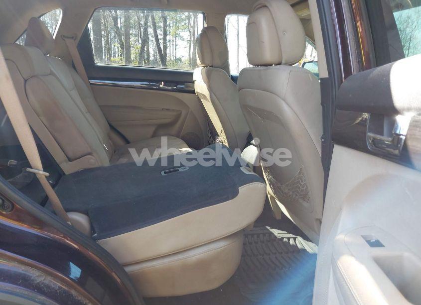 Photo 8 of 2011 Kia Sorento LX (VIN 5XYKT3A11BG182104)