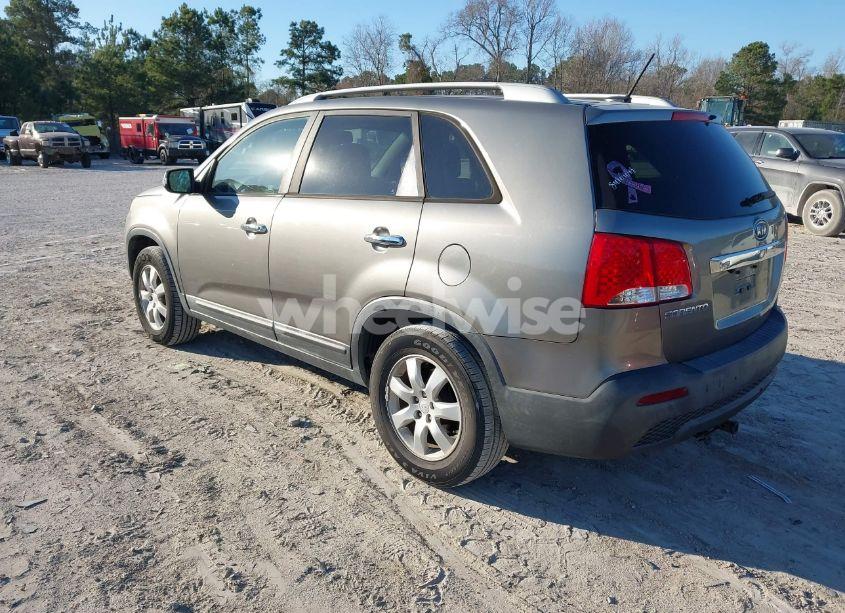 Photo 3 of 2011 Kia Sorento LX (VIN 5XYKT3A11BG185097)