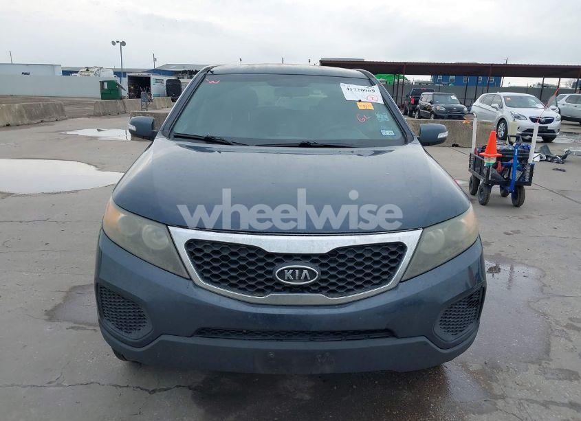 Photo 6 of 2012 Kia Sorento LX (VIN 5XYKT3A11CG191936)