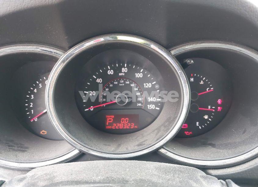 Photo 7 of 2012 Kia Sorento LX (VIN 5XYKT3A11CG191936)