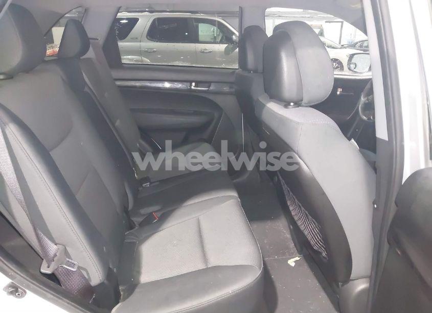 Photo 8 of 2012 Kia Sorento LX (VIN 5XYKT3A11CG212719)